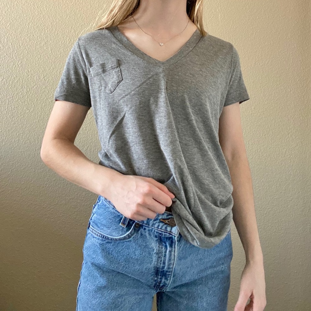 Mossimo supply Co. grey v-neck boyfriend tshirt